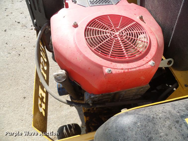 image for item EQ9039 2001 Hustler FasTrak Z lawn mower