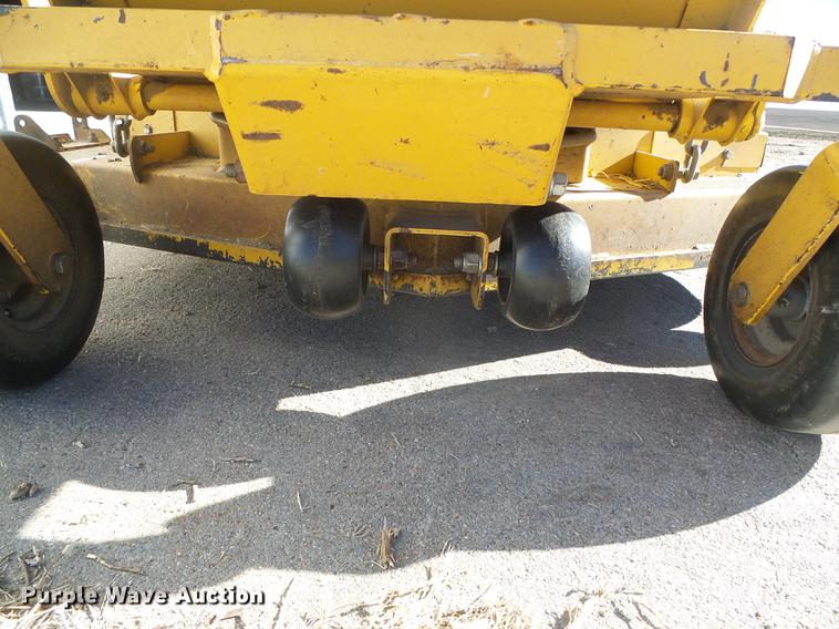 image for item EQ9039 2001 Hustler FasTrak Z lawn mower