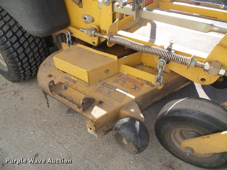 image for item EQ9039 2001 Hustler FasTrak Z lawn mower