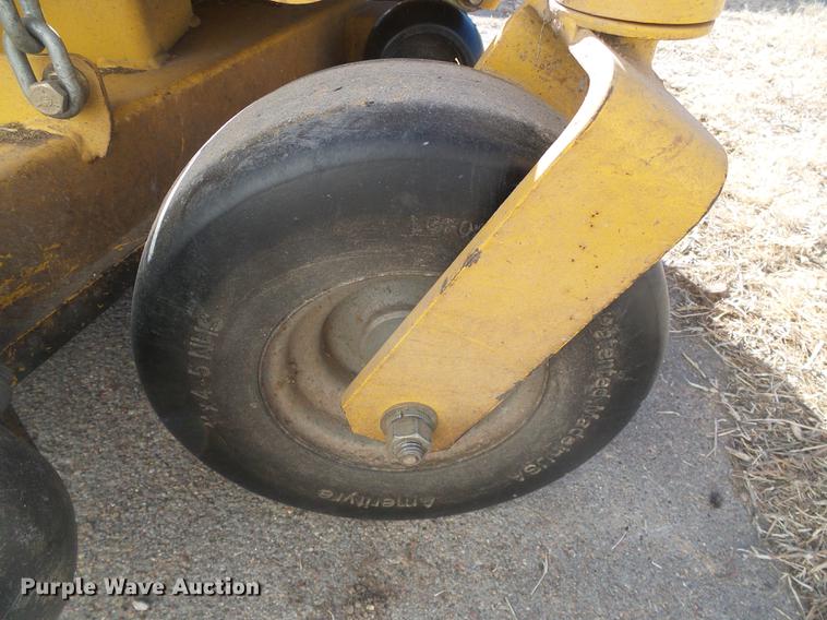 image for item EQ9039 2001 Hustler FasTrak Z lawn mower