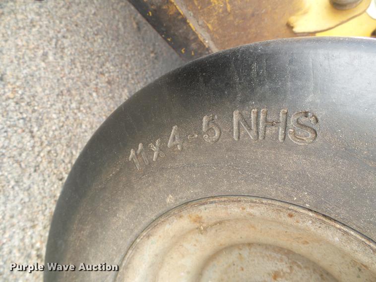 image for item EQ9039 2001 Hustler FasTrak Z lawn mower