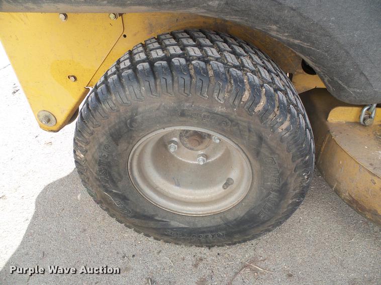 image for item EQ9039 2001 Hustler FasTrak Z lawn mower