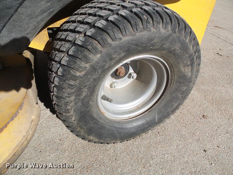 image for item EQ9039 2001 Hustler FasTrak Z lawn mower