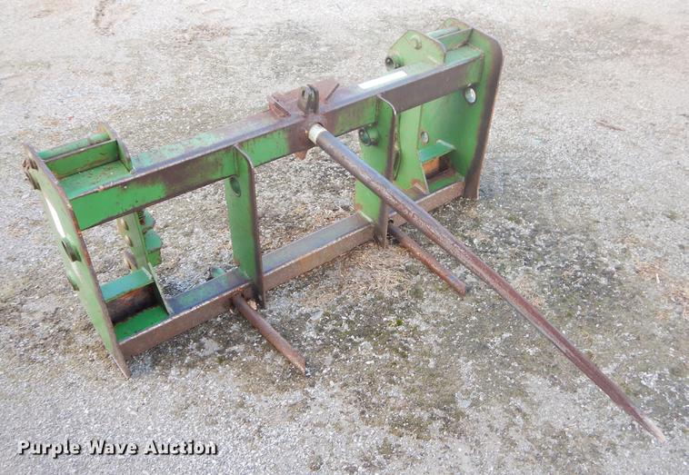 image for item ER9391 John Deere bale spear