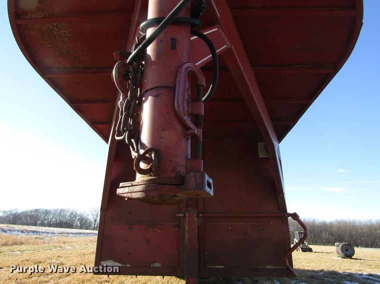 image for item EU9555 1987 Travalong livestock trailer