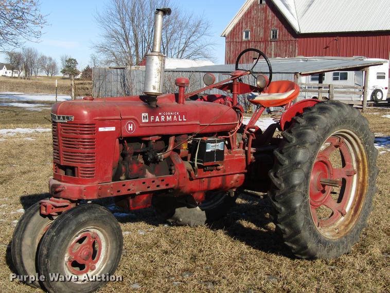 image for item EU9556 1940 International H tractor