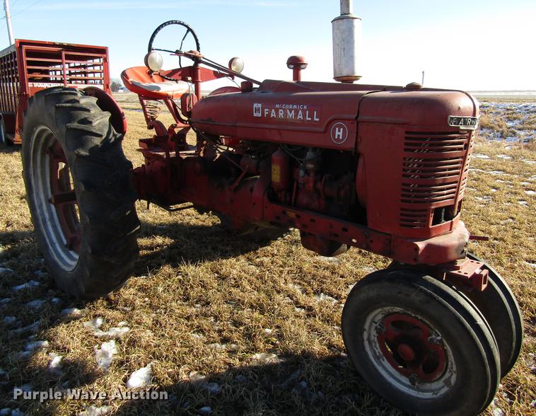 image for item EU9556 1940 International H tractor