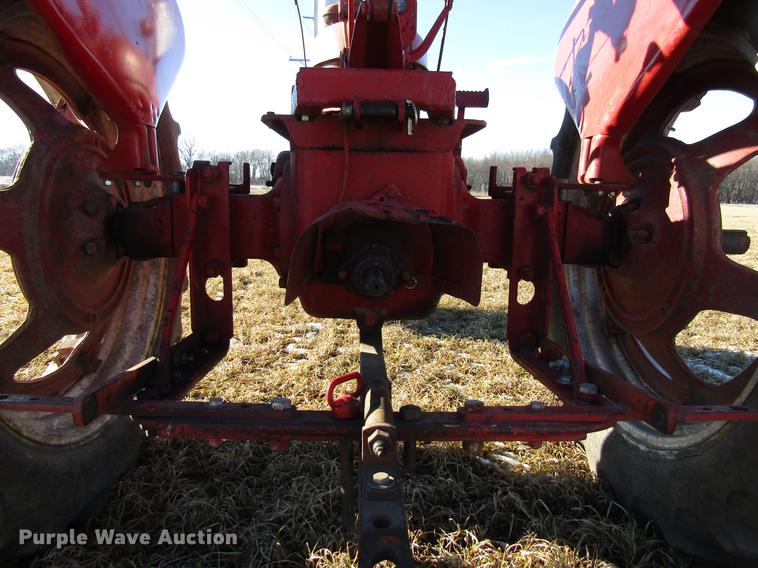 image for item EU9556 1940 International H tractor