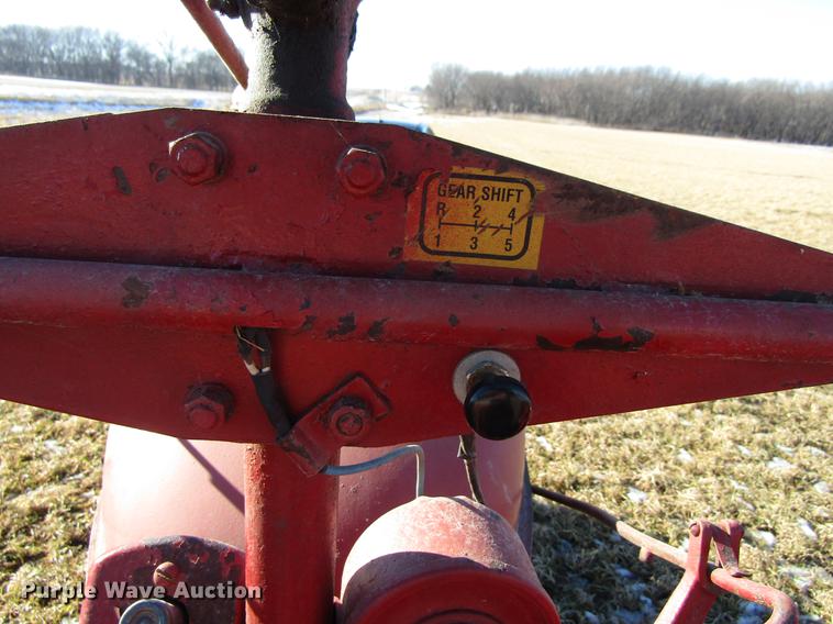 image for item EU9556 1940 International H tractor