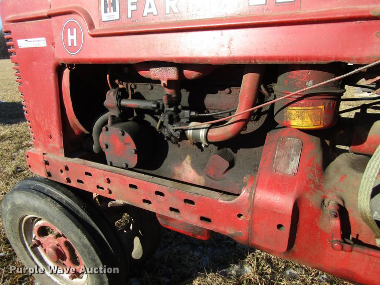 image for item EU9556 1940 International H tractor