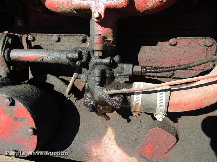 image for item EU9556 1940 International H tractor