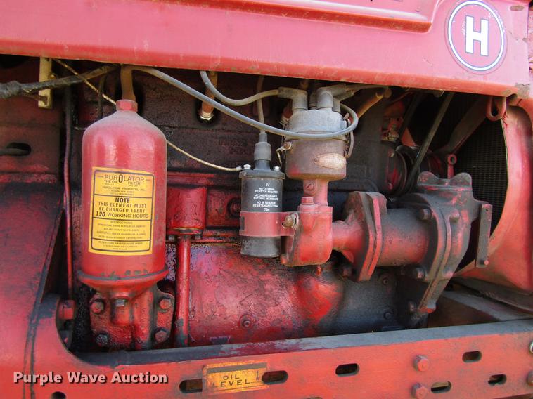 image for item EU9556 1940 International H tractor