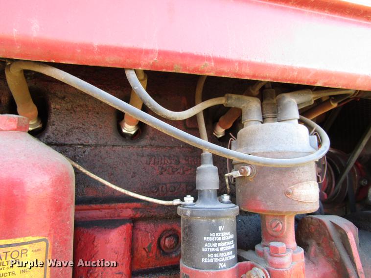 image for item EU9556 1940 International H tractor