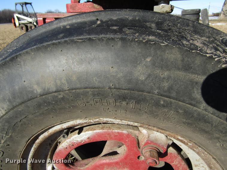 image for item EU9556 1940 International H tractor