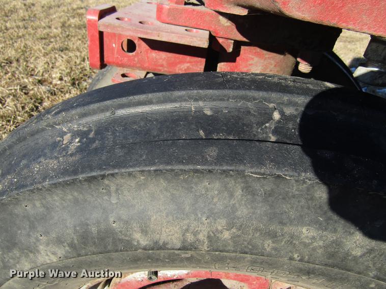 image for item EU9556 1940 International H tractor