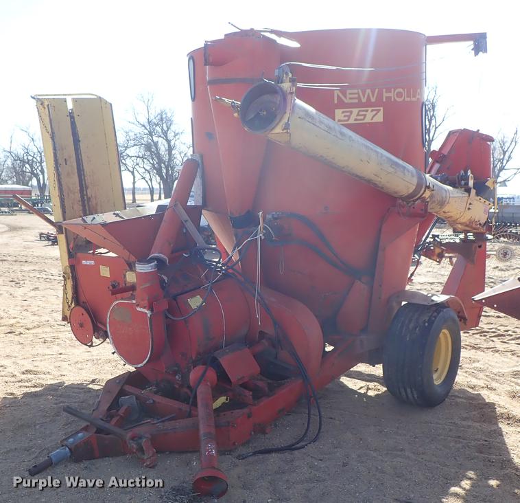 image for item FH9586 New Holland 357 hammer mill feed mixer