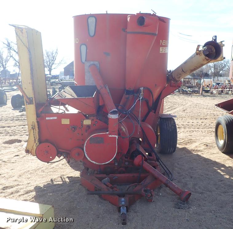 image for item FH9586 New Holland 357 hammer mill feed mixer