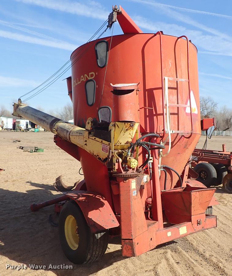 image for item FH9586 New Holland 357 hammer mill feed mixer