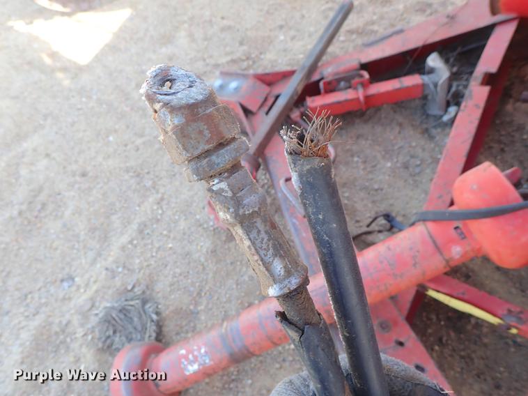 image for item FH9586 New Holland 357 hammer mill feed mixer