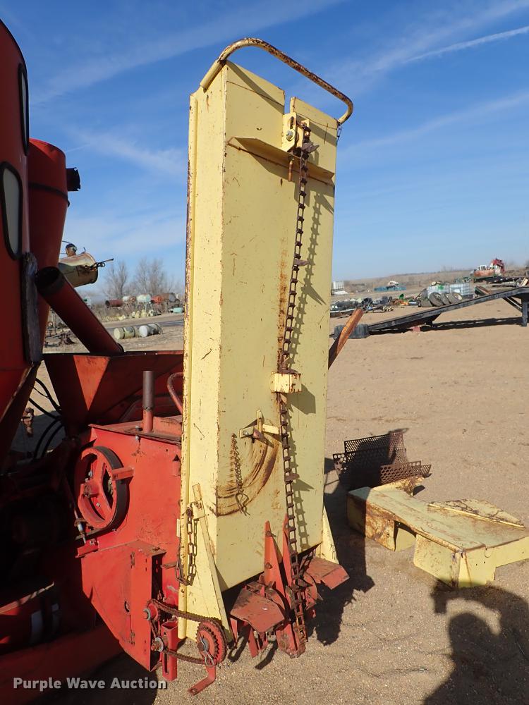 image for item FH9586 New Holland 357 hammer mill feed mixer