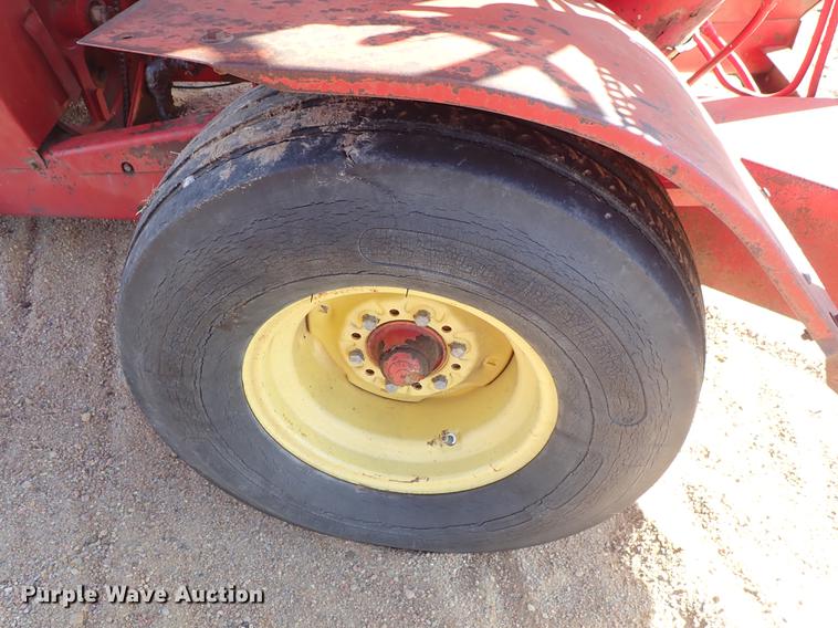 image for item FH9586 New Holland 357 hammer mill feed mixer