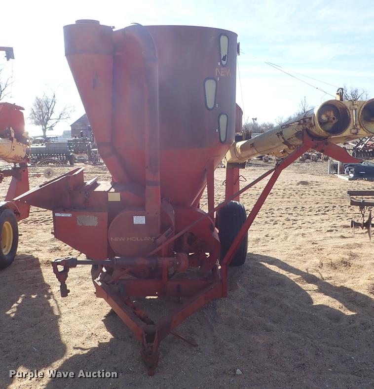image for item FH9587 New Holland 354 feed mixer/grinder