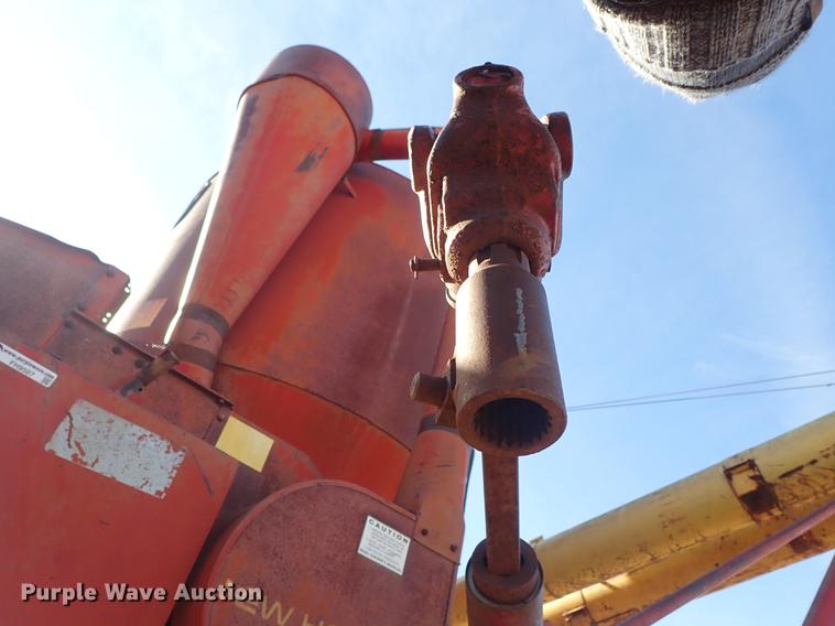 image for item FH9587 New Holland 354 feed mixer/grinder