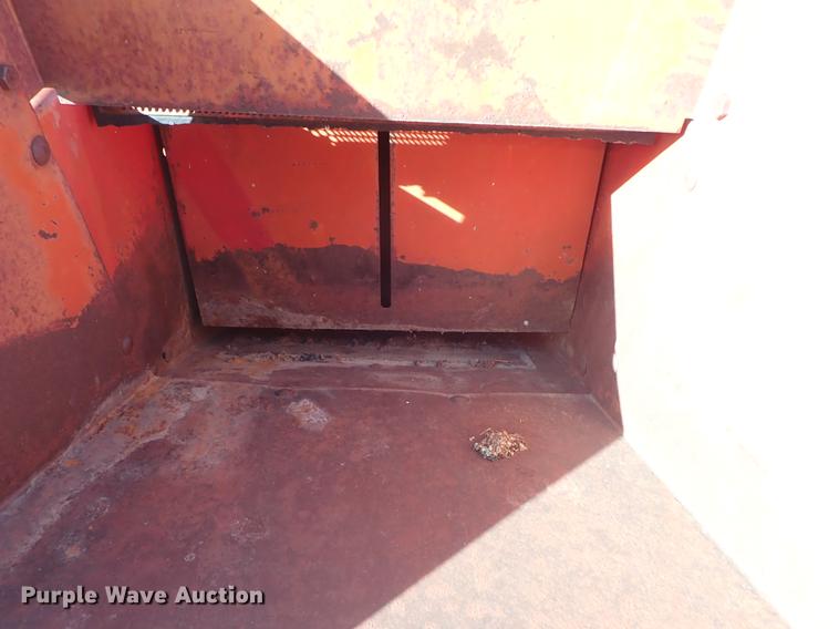 image for item FH9587 New Holland 354 feed mixer/grinder