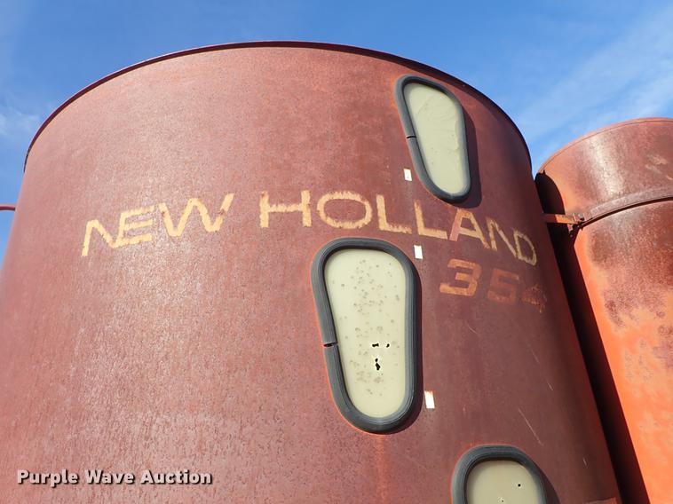 image for item FH9587 New Holland 354 feed mixer/grinder