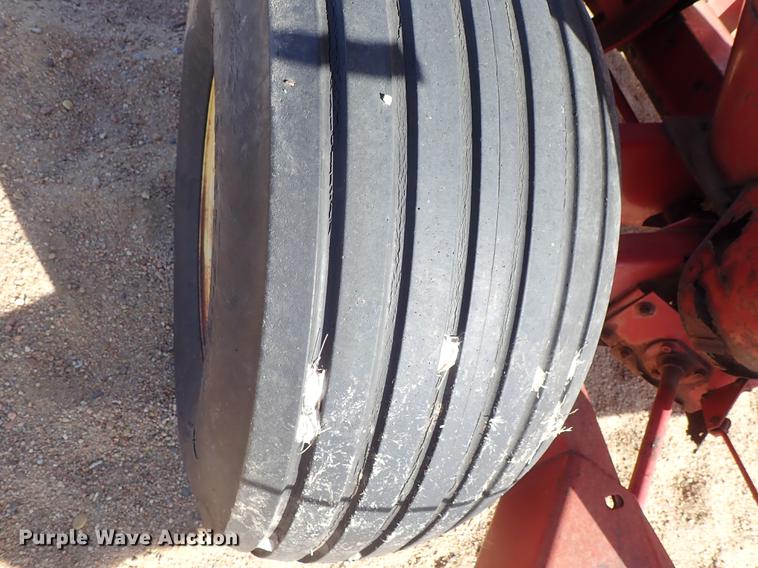 image for item FH9587 New Holland 354 feed mixer/grinder