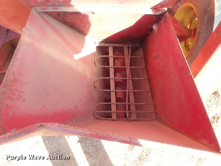 image for item FH9587 New Holland 354 feed mixer/grinder