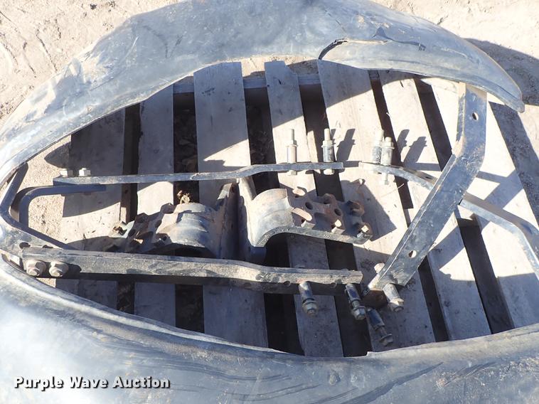 image for item FH9591 (2) John Deere 4960 plastic fenders