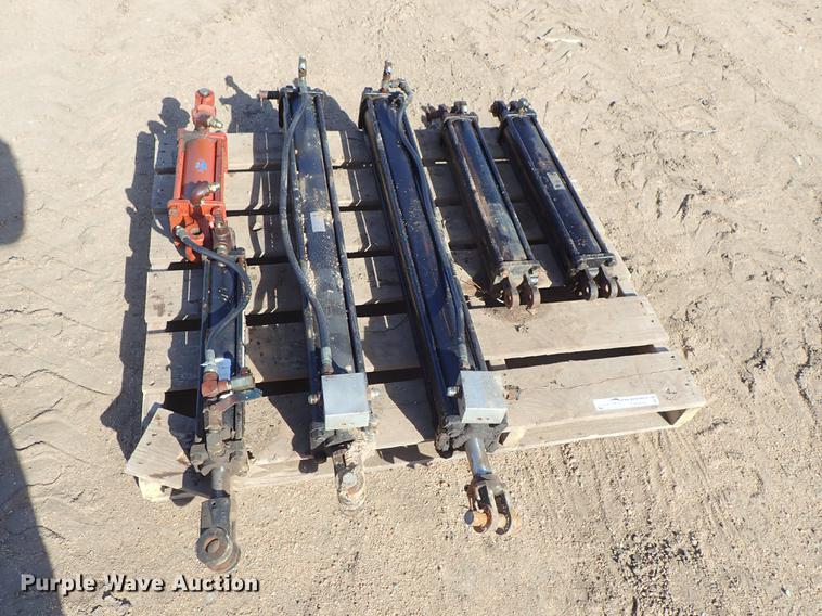 image for item FH9592 (6) hydraulic cylinders