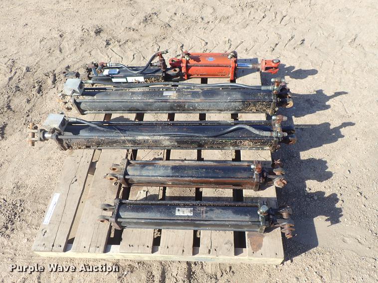 image for item FH9592 (6) hydraulic cylinders