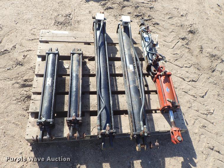 image for item FH9592 (6) hydraulic cylinders