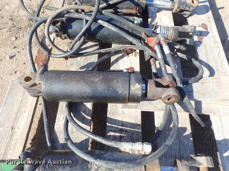 image for item FH9593 (7) hydraulic cylinders