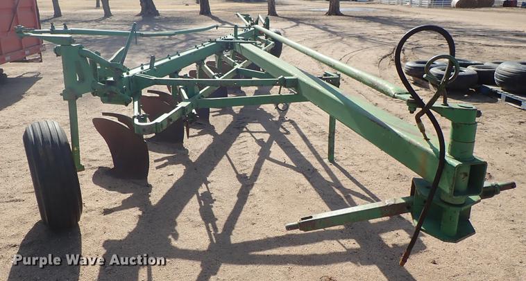 image for item FH9601 John Deere seven bottom plow