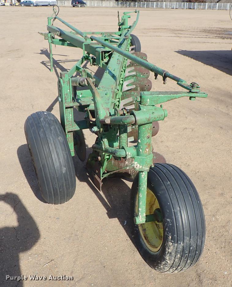 image for item FH9601 John Deere seven bottom plow