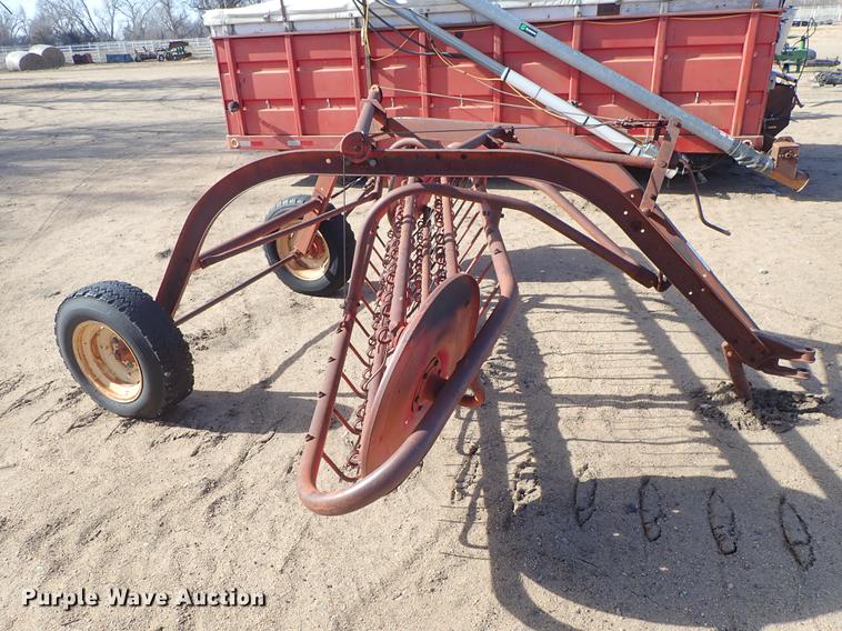 image for item FH9603 Massey-Ferguson 36 hay rake
