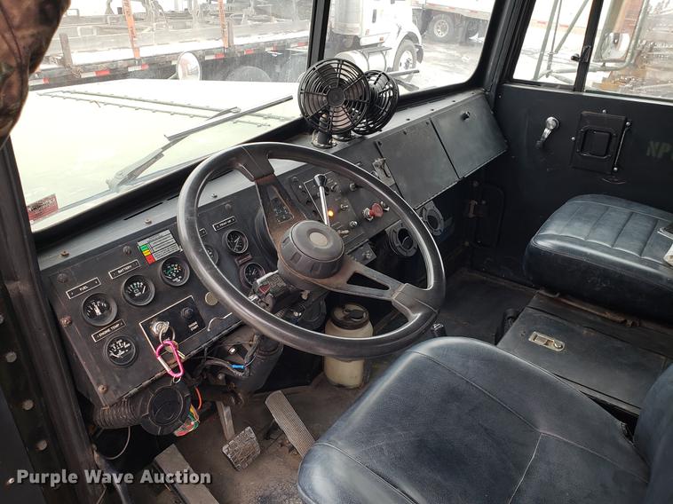 image for item AN9463 1983 Am General M915A1 semi truck