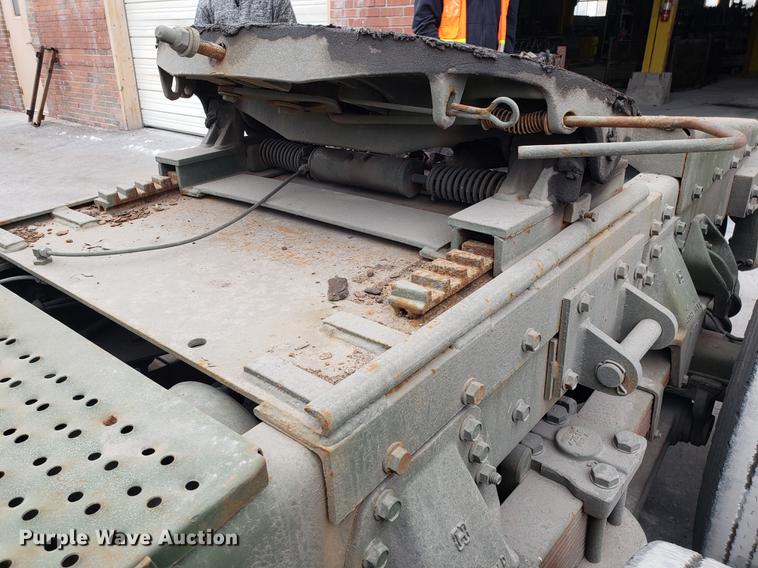 image for item AN9463 1983 Am General M915A1 semi truck