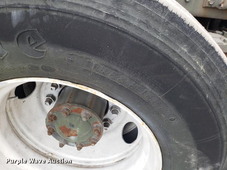 image for item AN9463 1983 Am General M915A1 semi truck