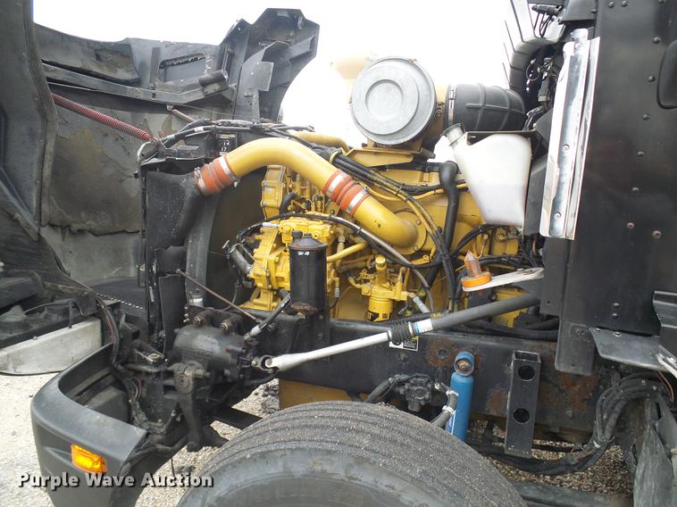 image for item DB2152 2004 Kenworth T600 semi truck