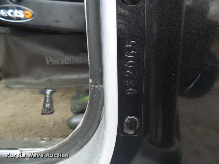 image for item DB2152 2004 Kenworth T600 semi truck