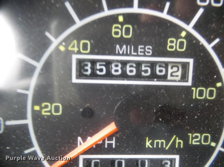 image for item DB2152 2004 Kenworth T600 semi truck