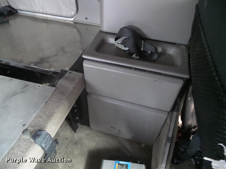 image for item DB2152 2004 Kenworth T600 semi truck