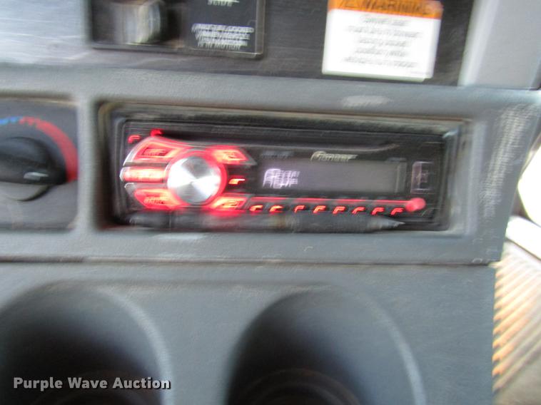 image for item DB6916 2005 Freightliner Columbia semi truck