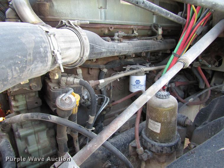 image for item DB6916 2005 Freightliner Columbia semi truck