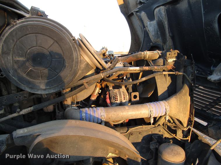 image for item DB6916 2005 Freightliner Columbia semi truck