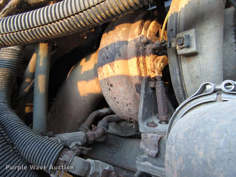 image for item DB6916 2005 Freightliner Columbia semi truck